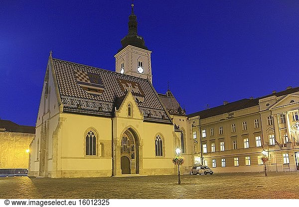 Zagreb bei Nacht  Kroatien.