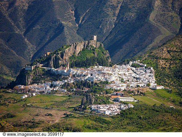 Zahara de la Sierra  Sierra de Grazalema  Cadiz province  Andalusia  Spain