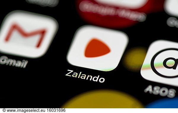 Zalando Icon  Shopping App  App Icons on a mobile phone display  iPhone  Smartphone  close-up