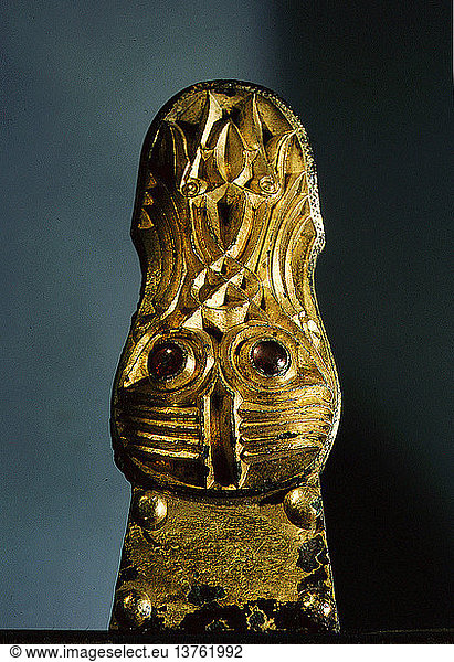 Zaumzeug in Form eines Tierkopfes  7. Jahrhundert  Wikinger Zaumzeug in Form eines Tierkopfes.