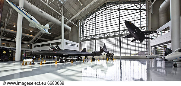 zeigen  Museum  Luftfahrzeug