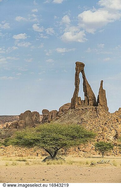 Zerklüfteter Felsbogen  Ennedi-Plateau  Tschad  Afrika