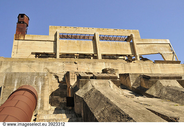 Zerstörtes Rothenberg-Wasserkraftwerk oder Kraftwerk von Naharayim von 1932 auf Peace Island Friedensinsel am Jordan Jordanien Naher Osten Orient