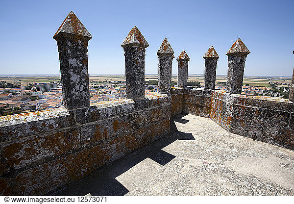 Zinnen auf den Zinnen  Burg Beja  Beja  Portugal  2009. Künstler: Samuel Magal