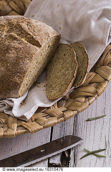 Zucchini parmesan braed in basket