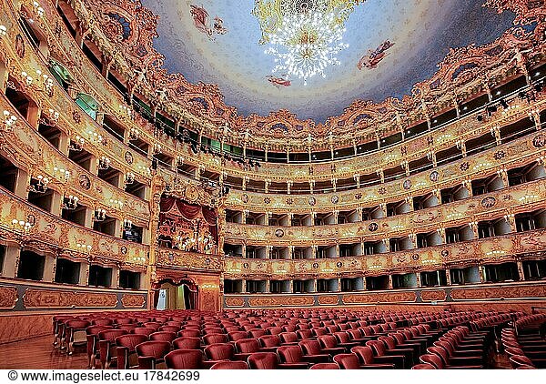 Zuschauerraum  Saal vom Opernhaus Teatro la Fenice  Venedig  Venetien  Adria  Norditalien  Italien  Europa